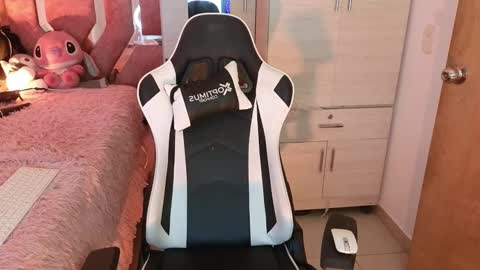 angeline online show from December 23, 8:11 am