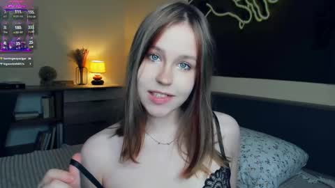 Snapshot of angel_to_burn chatting on October 19, 7:24 am SofiaSofi online show from October 19, 7:24 am