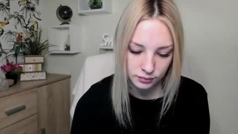 Angela online show from March 9, 6:40 am