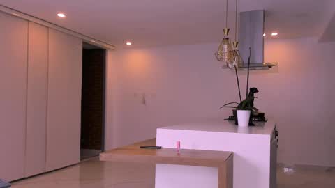 Angela Bonetti online show from February 3, 2:53 am