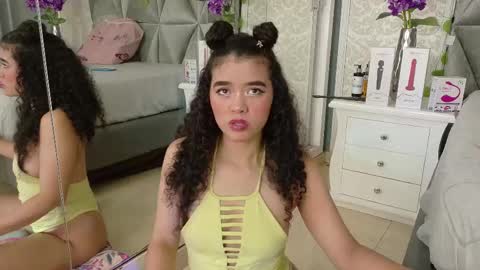 Snapshot of angela_lovee1 chatting on February 25, 1:10 pm Angela online show from February 25, 1:10 pm