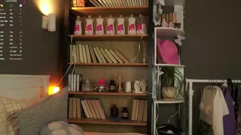 Mary online show from February 14, 11:46 am