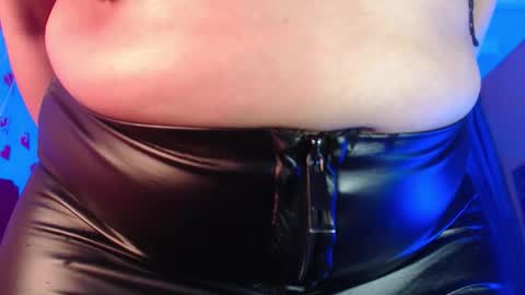 Angela online show from December 4, 1:05 am