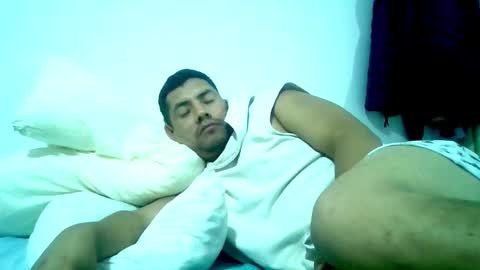 Snapshot of angeldavid90 chatting on October 4, 2:42 am angeldavid90 online show from October 4, 2:42 am