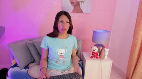 Snapshot of angeli_cute chatting on October 6, 2:57 pm angeli_cute online show from October 6, 2:57 pm