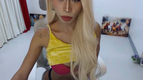 Snapshot of angelic_face_808 chatting on September 26, 9:50 am DIVINE ANGEL online show from September 26, 9:50 am