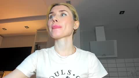 Arina Catwoman online show from January 29, 4:30 pm