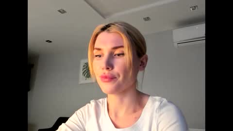 Arina Catwoman online show from December 25, 9:11 pm