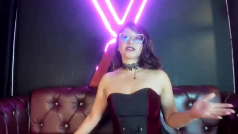 Snapshot of angelinablanc_ chatting on February 25, 11:32 am ANGELINA online show from February 25, 11:32 am