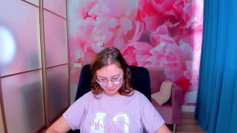 AngelinaLow online show from November 21, 12:58 pm