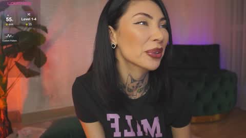 Snapshot of angelinarise chatting on January 24, 6:25 pm Angelina online show from January 24, 6:25 pm