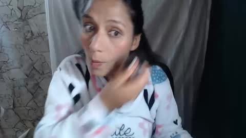 angela online show from December 4, 3:17 am