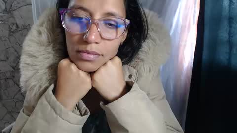 Snapshot of angelitaa_hot chatting on October 14, 1:58 pm angela online show from October 14, 1:58 pm
