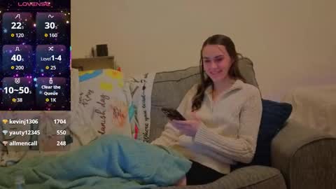 angelknight22 online show from February 18, 11:59 pm