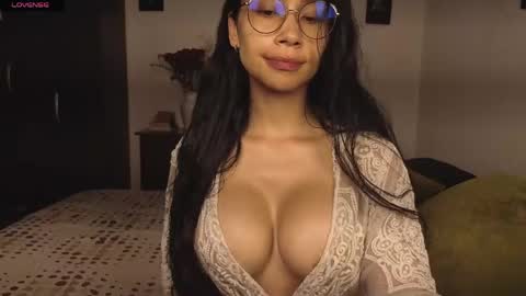  ANGELA ISABELLA  online show from April 15, 12:30 pm