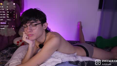 Angelo I work from home this is my room  online show from April 5, 2:08 am