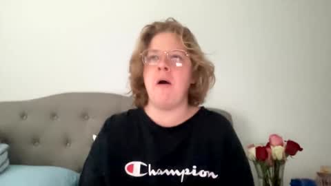 Snapshot of angeloflight273360 chatting on February 15, 3:06 pm Angel of Light online show from February 15, 3:06 pm