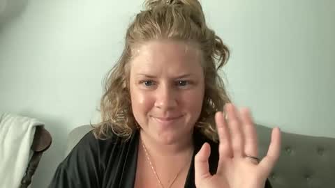 Snapshot of angeloflight273360 chatting on September 17, 8:23 pm Angel of Light online show from September 17, 8:23 pm