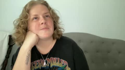 Snapshot of angeloflight273360 chatting on September 25, 2:24 pm Angel of Light online show from September 25, 2:24 pm