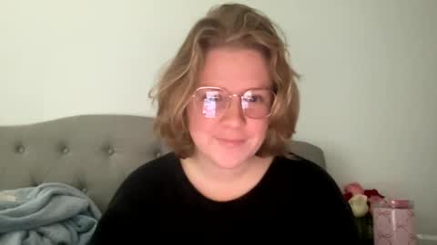 Snapshot of angeloflight273360 chatting on February 20, 5:20 pm Angel of Light online show from February 20, 5:20 pm