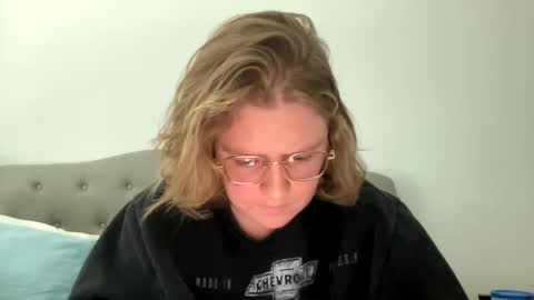 Snapshot of angeloflight273360 chatting on February 27, 6:53 pm Angel of Light online show from February 27, 6:53 pm