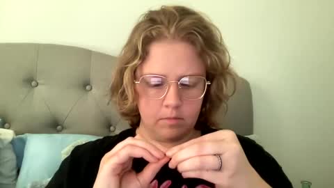 Snapshot of angeloflight273360 chatting on February 26, 10:47 pm Angel of Light online show from February 26, 10:47 pm