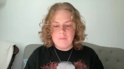 Snapshot of angeloflight273360 chatting on October 1, 1:21 pm Angel of Light online show from October 1, 1:21 pm
