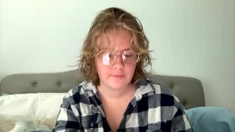 Snapshot of angeloflight273360 chatting on March 2, 6:08 pm Angel of Light online show from March 2, 6:08 pm