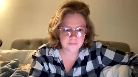 Snapshot of angeloflight273360 chatting on March 3, 12:48 am Angel of Light online show from March 3, 12:48 am