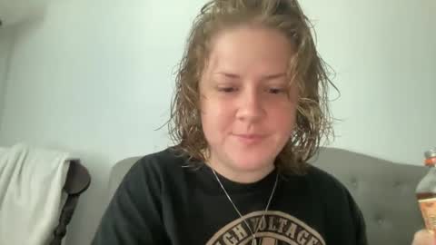 Snapshot of angeloflight273360 chatting on September 13, 1:57 pm Angel of Light online show from September 13, 1:57 pm