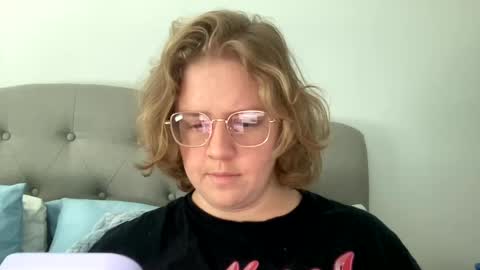Snapshot of angeloflight273360 chatting on February 26, 7:42 pm Angel of Light online show from February 26, 7:42 pm