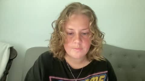 Snapshot of angeloflight273360 chatting on October 18, 3:16 pm Angel of Light online show from October 18, 3:16 pm