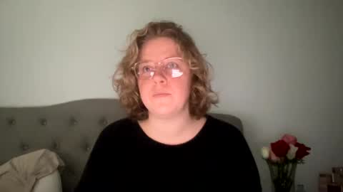 Snapshot of angeloflight273360 chatting on February 19, 5:38 pm Angel of Light online show from February 19, 5:38 pm