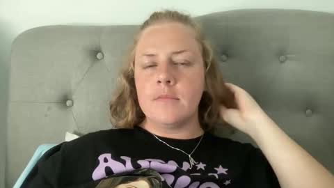 Snapshot of angeloflight273360 chatting on October 14, 7:28 pm Angel of Light online show from October 14, 7:28 pm