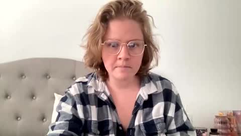 Snapshot of angeloflight273360 chatting on February 14, 8:37 pm Angel of Light online show from February 14, 8:37 pm