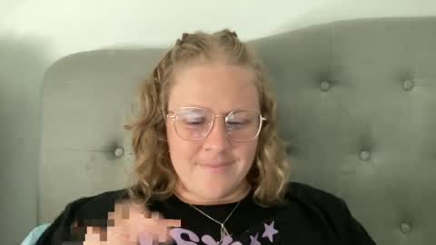 Snapshot of angeloflight273360 chatting on October 13, 7:27 pm Angel of Light online show from October 13, 7:27 pm