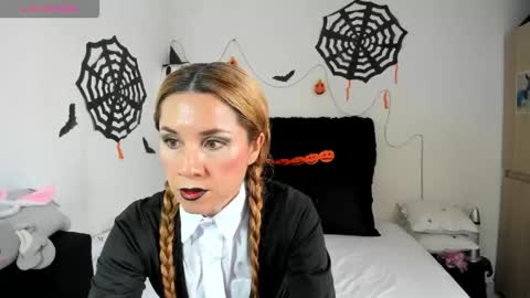 Snapshot of angie_blondie chatting on October 16, 4:06 pm angie online show from October 16, 4:06 pm