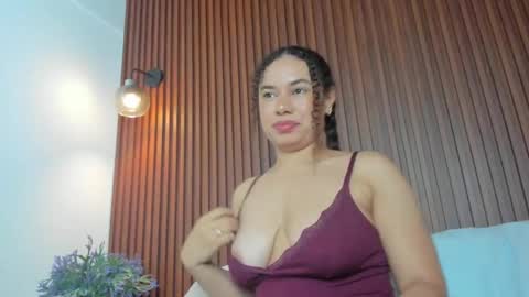 Snapshot of angie_leonn chatting on September 10, 1:34 pm A N G I E online show from September 10, 1:34 pm