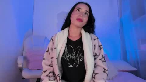 Snapshot of angiiebylpz chatting on January 17, 11:40 pm violeth lopez online show from January 17, 11:40 pm