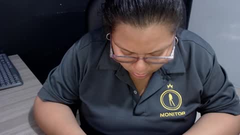 Snapshot of angy_ro12 chatting on October 1, 10:19 pm angy online show from October 1, 10:19 pm