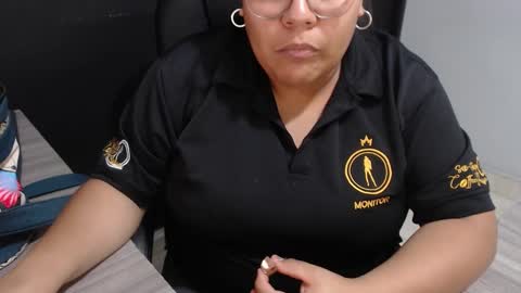 Snapshot of angy_ro12 chatting on October 13, 9:28 pm angy online show from October 13, 9:28 pm