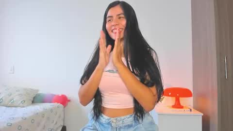 ani_mila online show from October 18, 9:30 pm