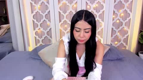 Snapshot of aniie_west chatting on February 25, 12:16 pm aniie_west online show from February 25, 12:16 pm