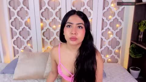 Snapshot of aniie_west chatting on February 18, 12:06 pm aniie_west online show from February 18, 12:06 pm
