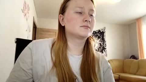 Snapshot of anika_lipps chatting on October 5, 6:22 am Anika online show from October 5, 6:22 am