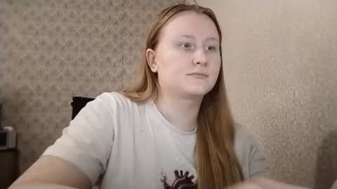 Snapshot of anika_lipps chatting on September 11, 9:43 am Anika online show from September 11, 9:43 am