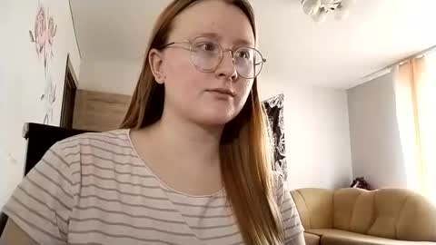 Snapshot of anika_lipps chatting on October 18, 9:24 am Anika online show from October 18, 9:24 am