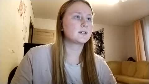 Snapshot of anika_lipps chatting on October 8, 4:51 am Anika online show from October 8, 4:51 am