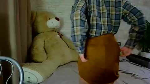 anikabloom online show from February 10, 7:39 pm