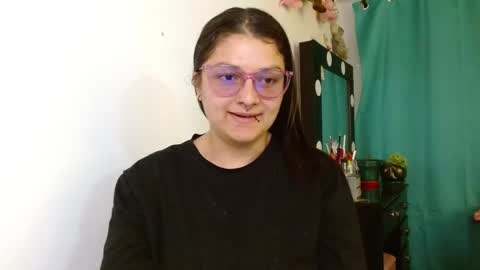 Valeri Villalobos   online show from January 4, 1:10 am